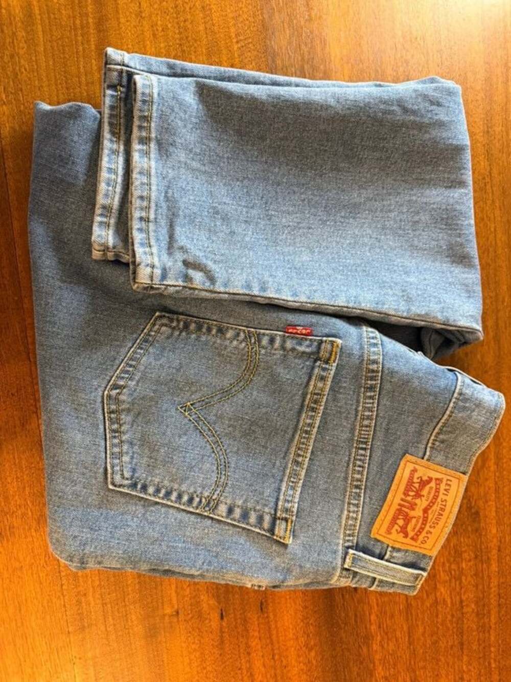 Levi’s Womens Jeans Size 30 High Waisted Taper Light Wash Denim Mom Jeans